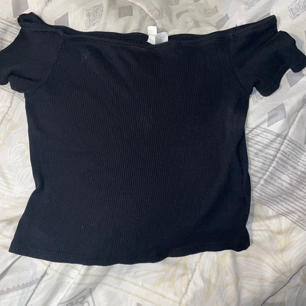 BLCK off shoulder crop top